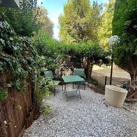 Charmant Studio Avec Jardin 昂蒂布 外观 照片