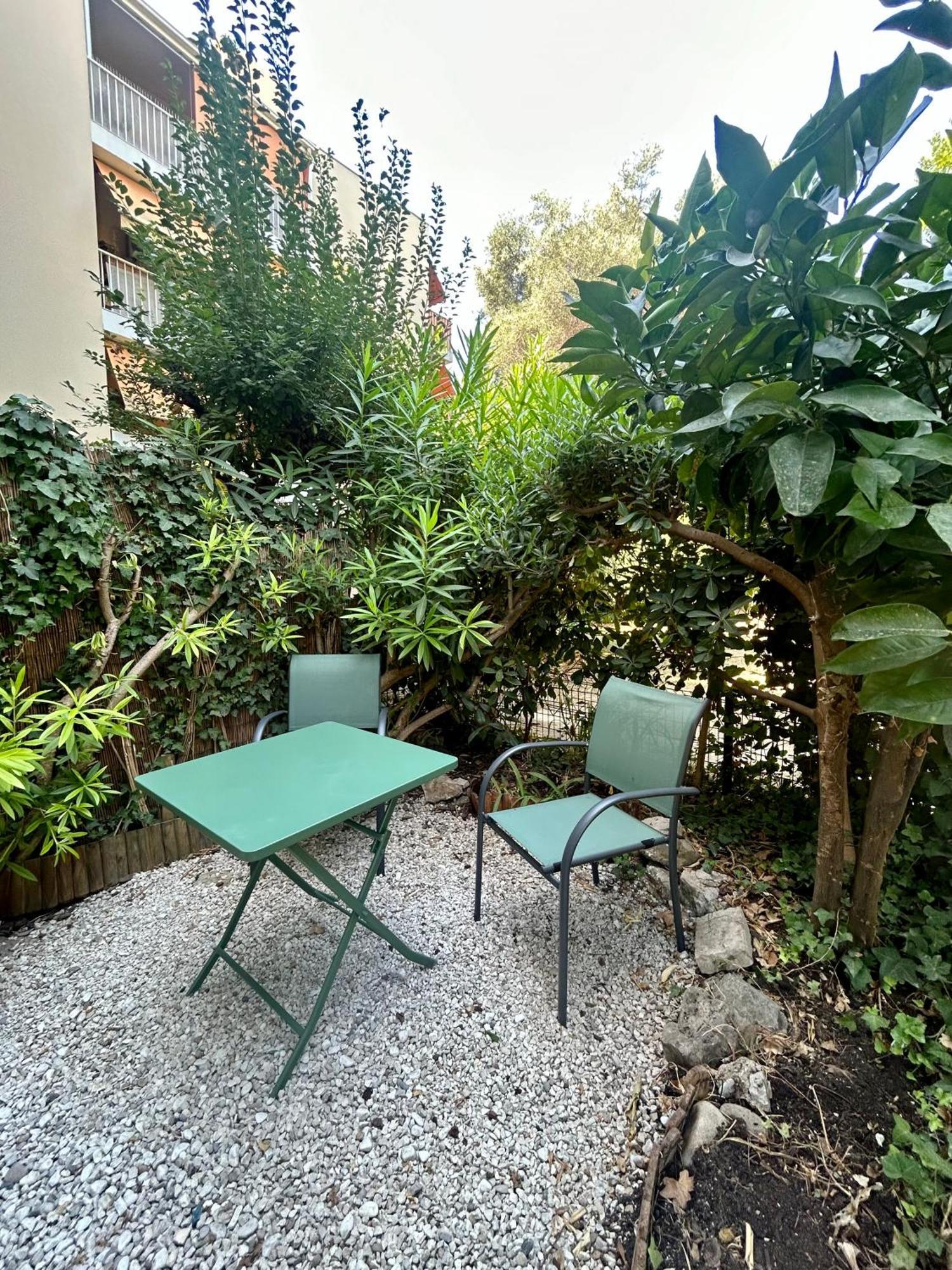 Charmant Studio Avec Jardin 昂蒂布 外观 照片